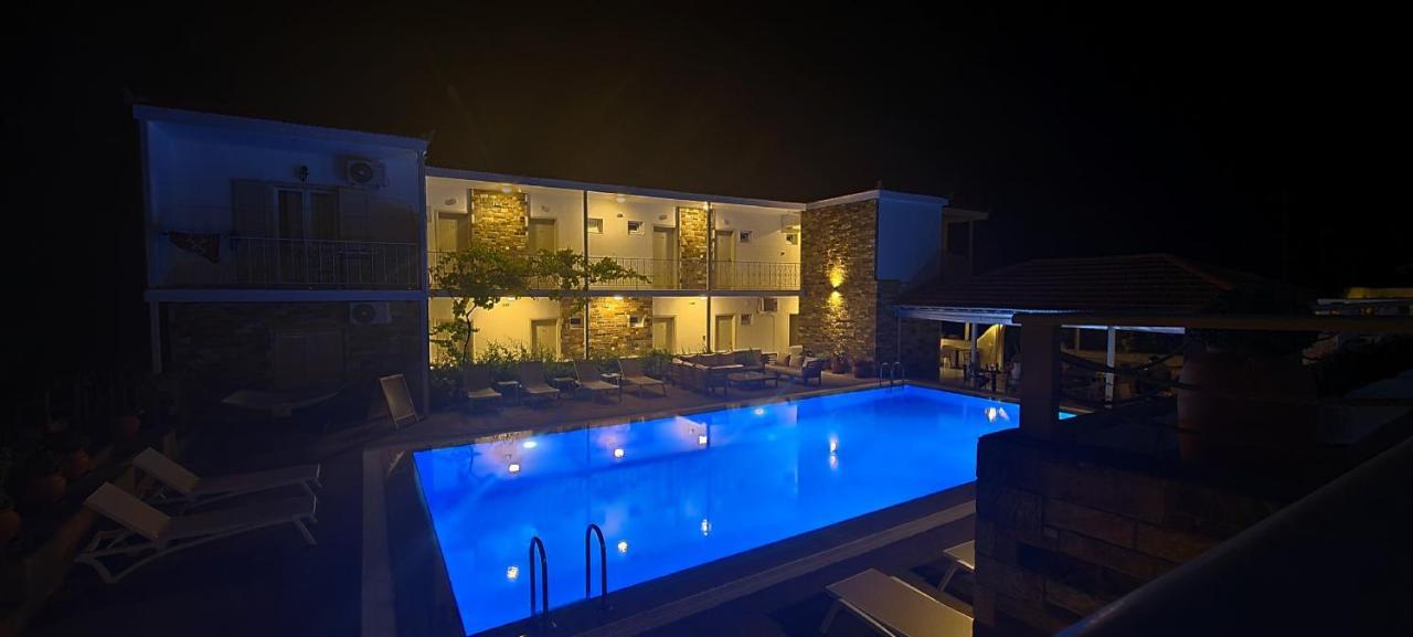 Hotel Nereides Патитири Екстериор снимка