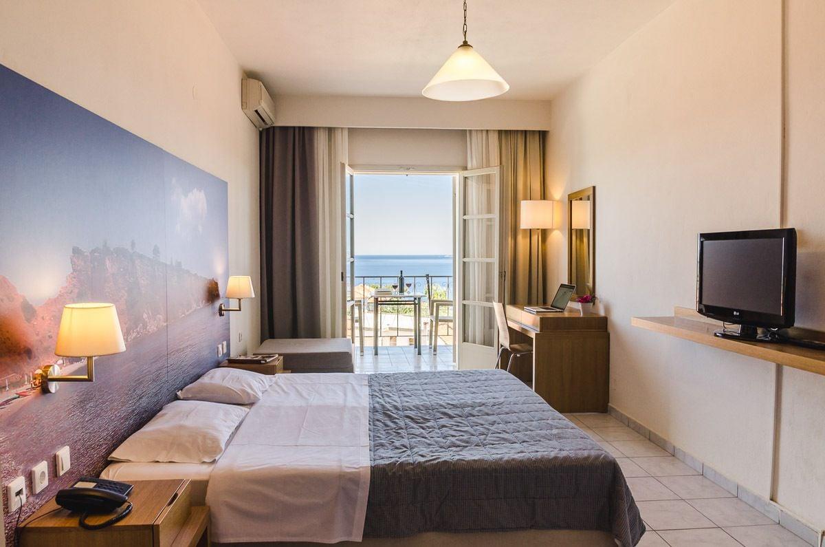 Hotel Nereides Патитири Екстериор снимка
