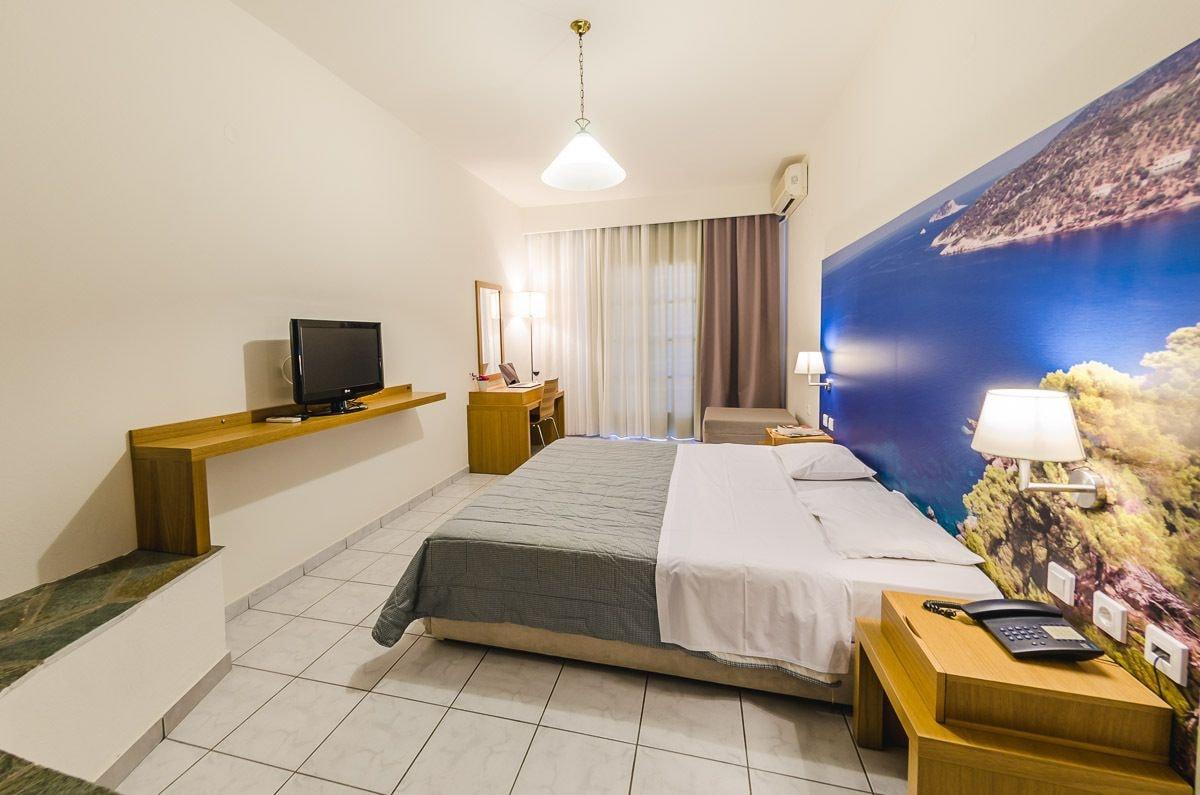 Hotel Nereides Патитири Екстериор снимка