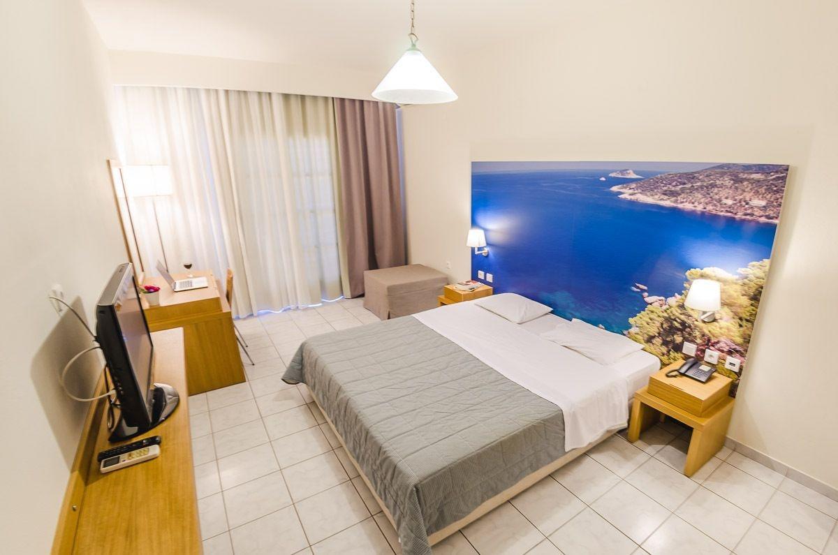 Hotel Nereides Патитири Екстериор снимка