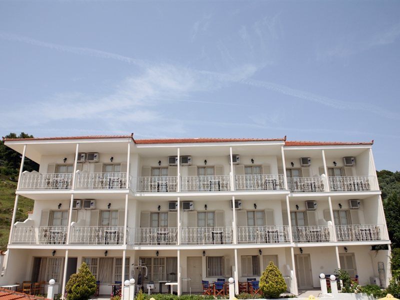 Hotel Nereides Патитири Екстериор снимка