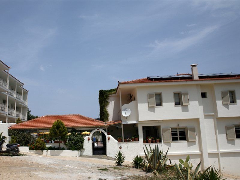 Hotel Nereides Патитири Екстериор снимка