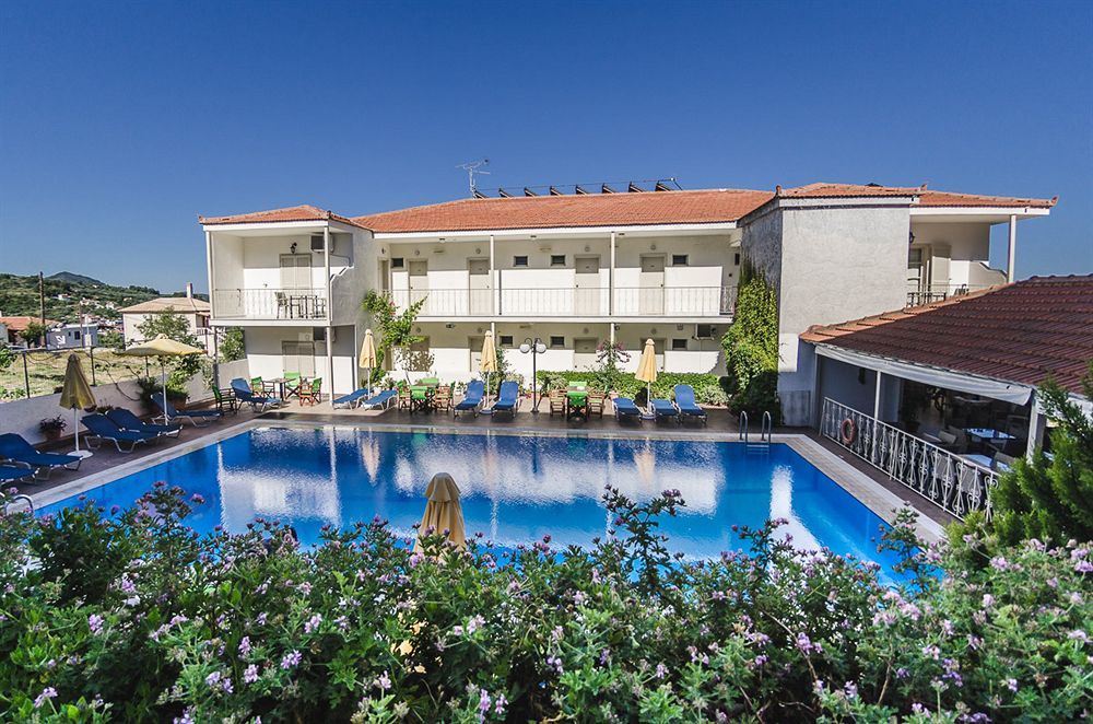 Hotel Nereides Патитири Екстериор снимка